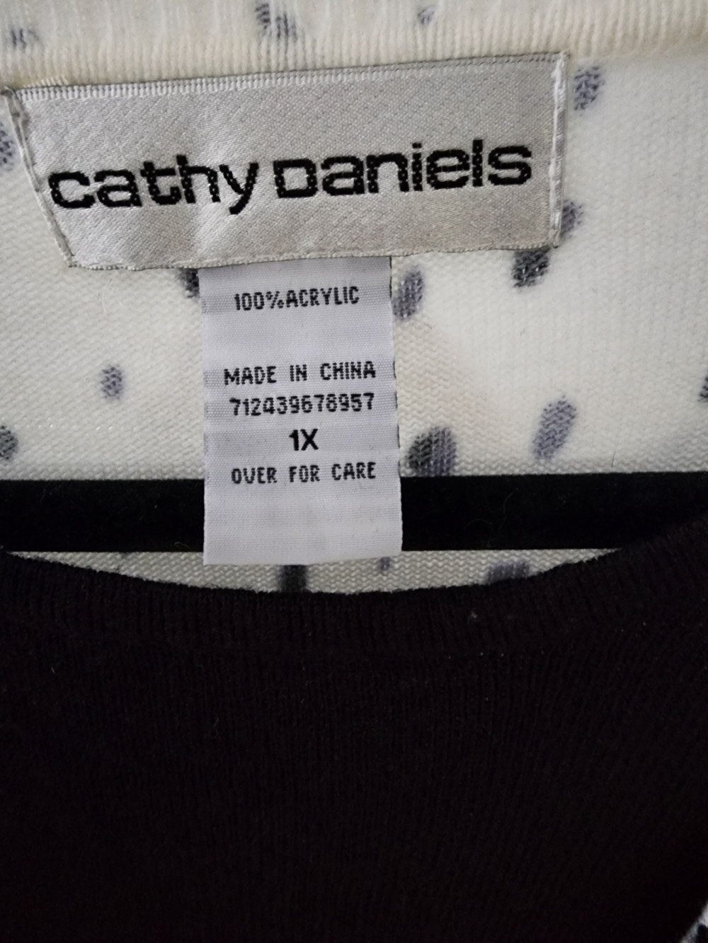 Cathy Daniels Black and White Speckle V-Neck Sweater Cardigan - Picture 2 of 2